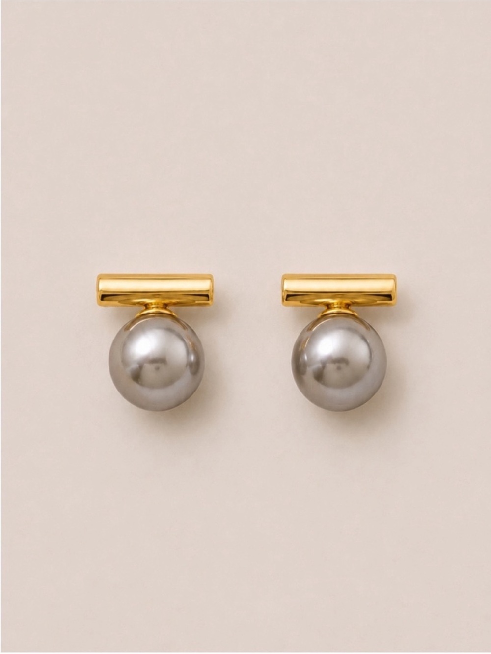 NWOT Lorelei Pearl Gold Bar Earrings